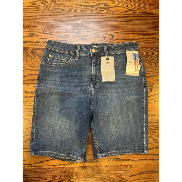 Lee riders women’s mid rise Bermuda denim shorts size 10 blue NWT - Picture 3 of 6